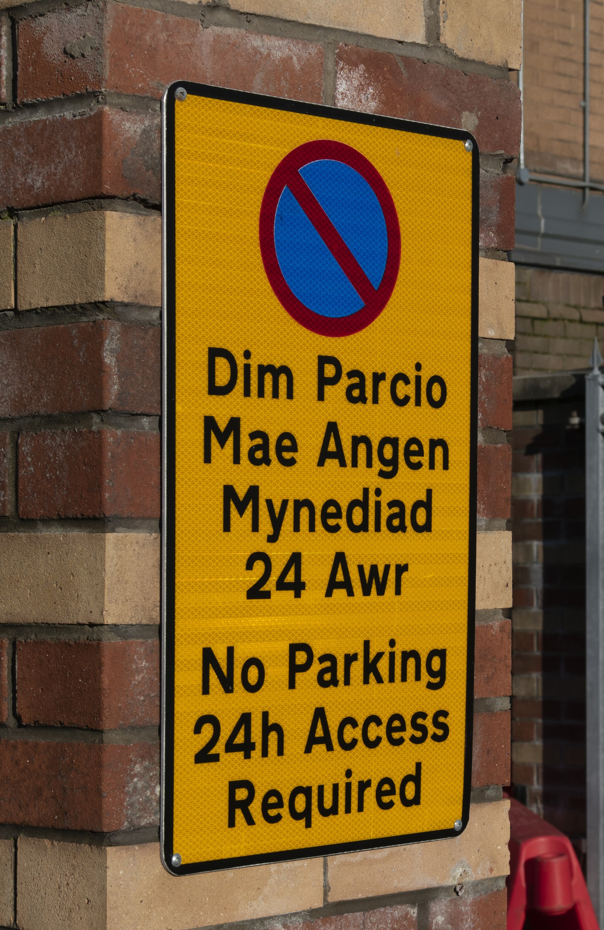 Welsh bilingual road sign