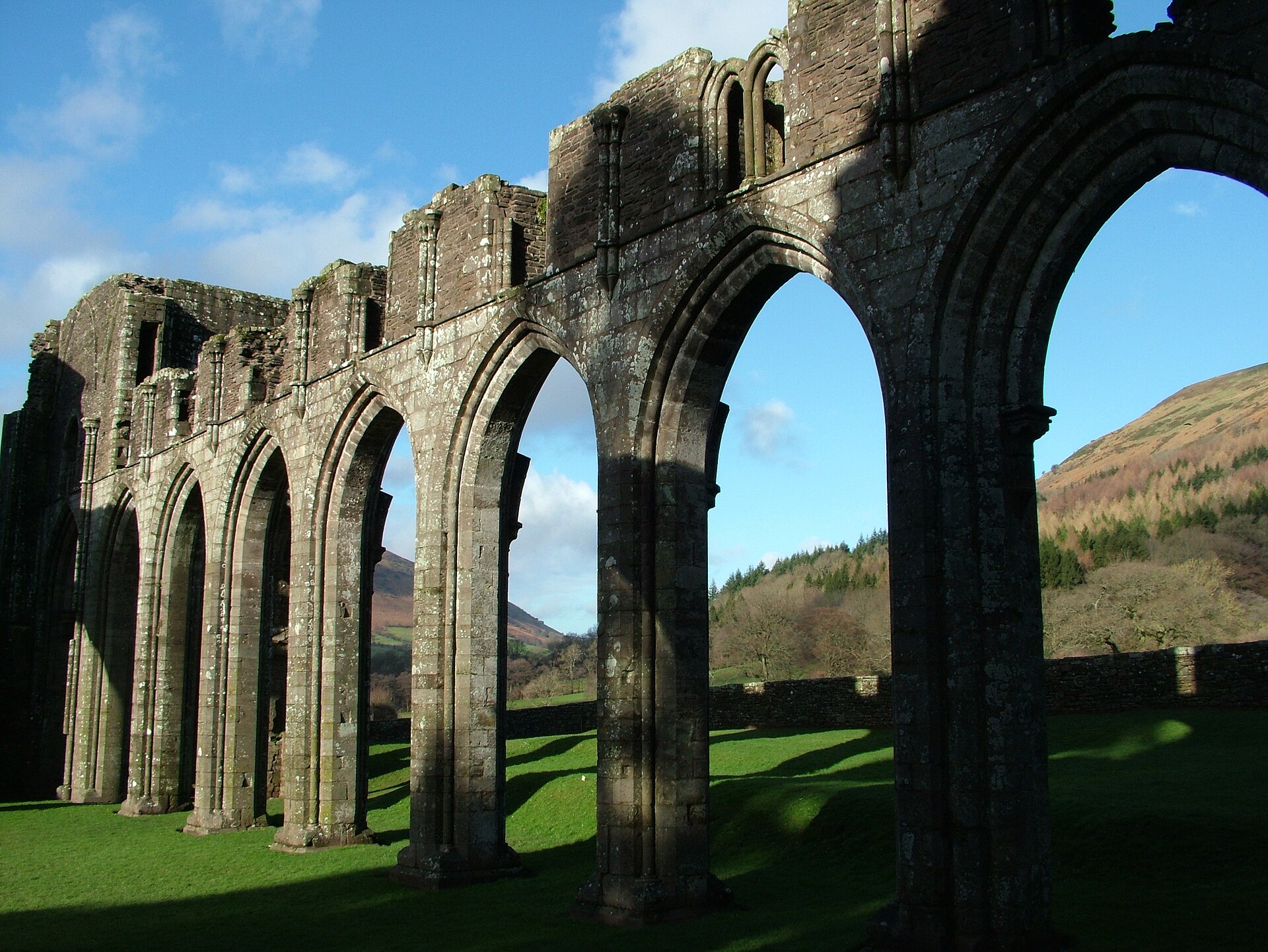 Llanthony priory ruins arches